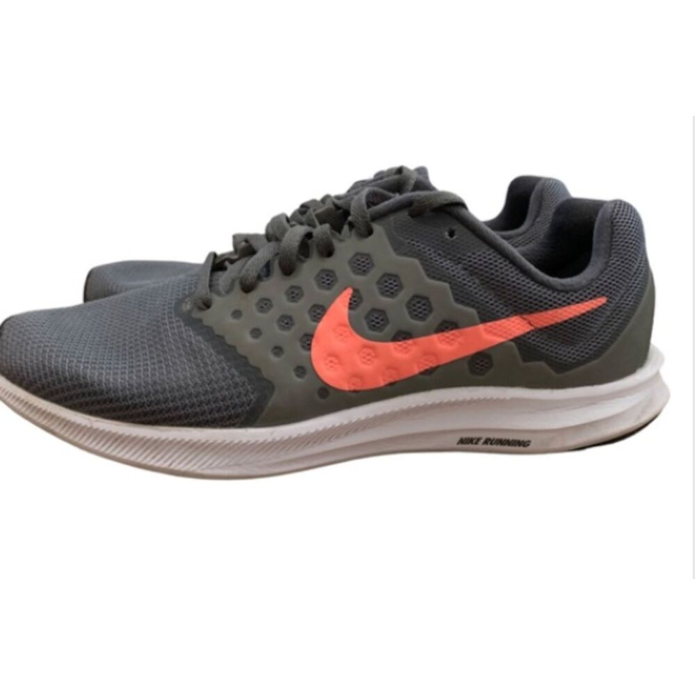 Nike Women's Downshifter 7 Running Shoe Size 8W Gently Used Condition